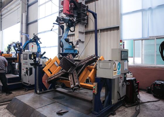 46m/Min سرعت چرخش برج پا جوش ربات 4500 * 3500 * 3000mm ابعاد کل ماشین