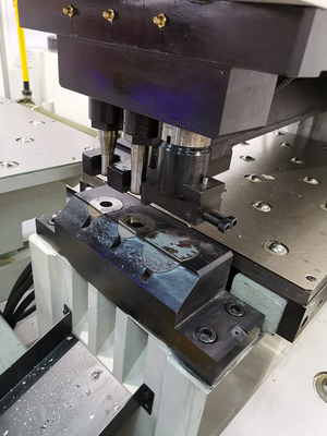 دقت بالا و قابلیت اطمینان CNC صفحه فولاد حفاری ماشین Servo تغذیه موتور
