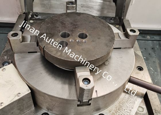 دستگاه سوراخ‌کاری و فرز CNC صفحه 600 در 600 میلی‌متری با سیستم کنترل دیجیتال و سیستم الکتریکی