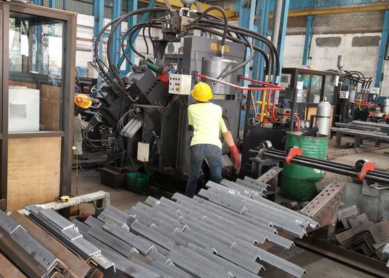 32x7x3m CNC زاویه سوراخ کردن ماشین برش خط 1000/1200KN نیروی علامت گذاری