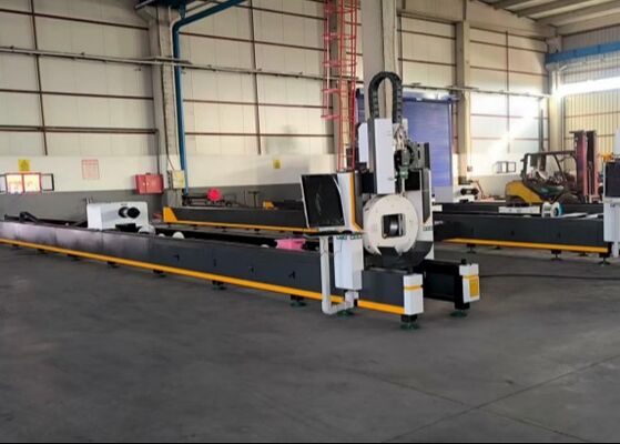 مدل LC2412 دستگاه برش ليزر لوله CNC استفاده از قدرت ليزر MAX6000