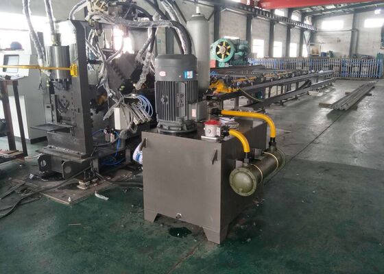 قطعات تولید در مقیاس بزرگ Cnc فولاد صاف کانال فولاد سوراخ کردن تایپ ماشین 3 محور