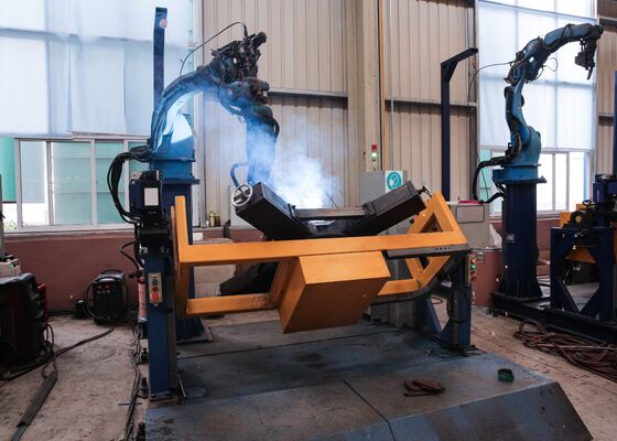 جوش پایه برج های انتقال استفاده از Cnc Tower Foot Welding Robot میز کار 2 عدد
