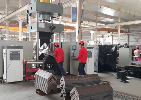 3 محور CNC ماشین خم کردن گرما برای صفحه زاویه ای با کنترل هیدرولیک