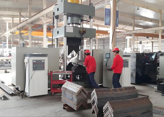 3150KN فشار مخزن روغن ماشین خم کن زاویه گرمایش Cnc مورد استفاده در صنعت برج آهن